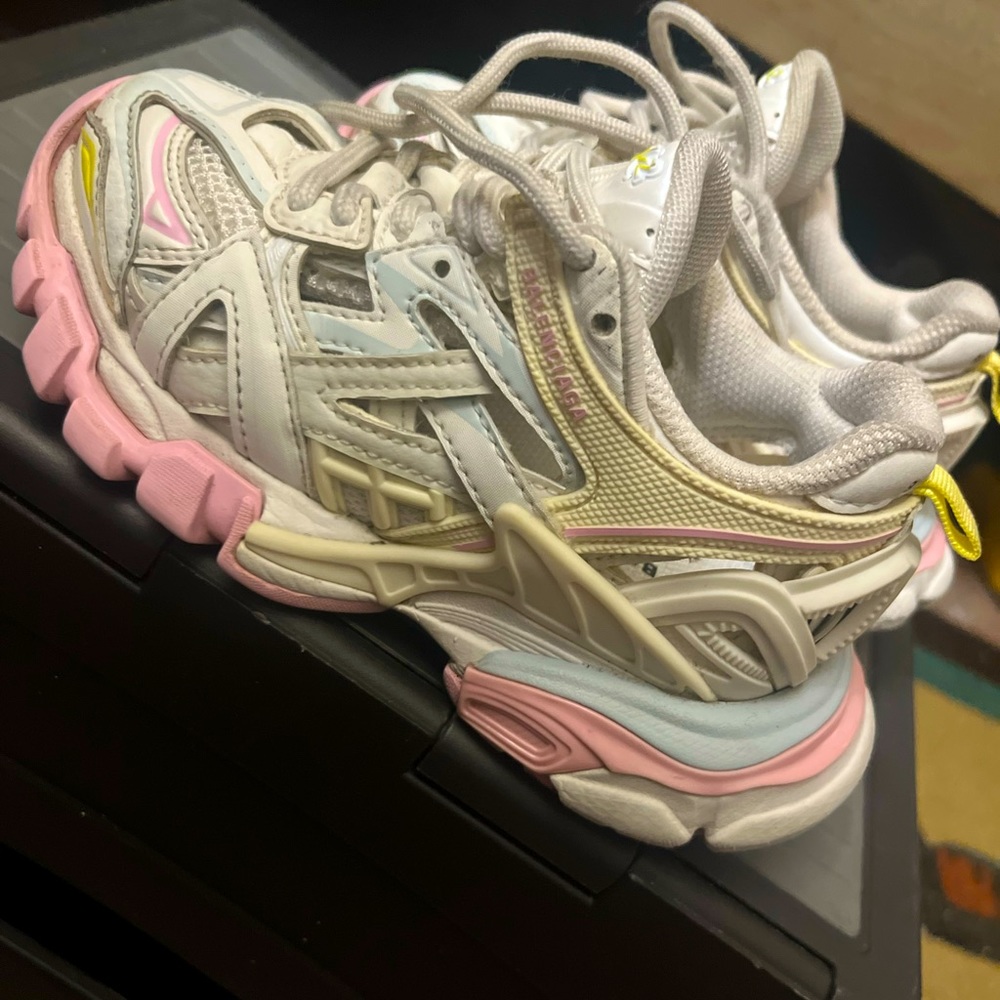 balenciaga track sneakers size 9 daughter can’t fit them